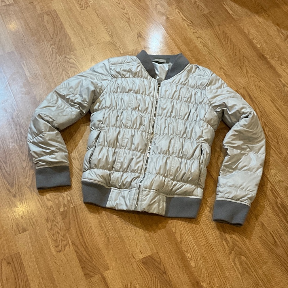 Goose down lighter zip up jacket